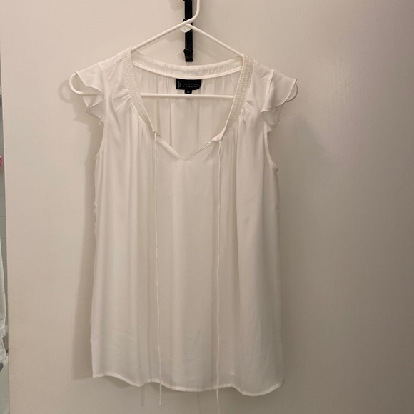 Bobeau – Aviana Flutter Sleeve Tank Top in Ivory - Picture 1 of 4